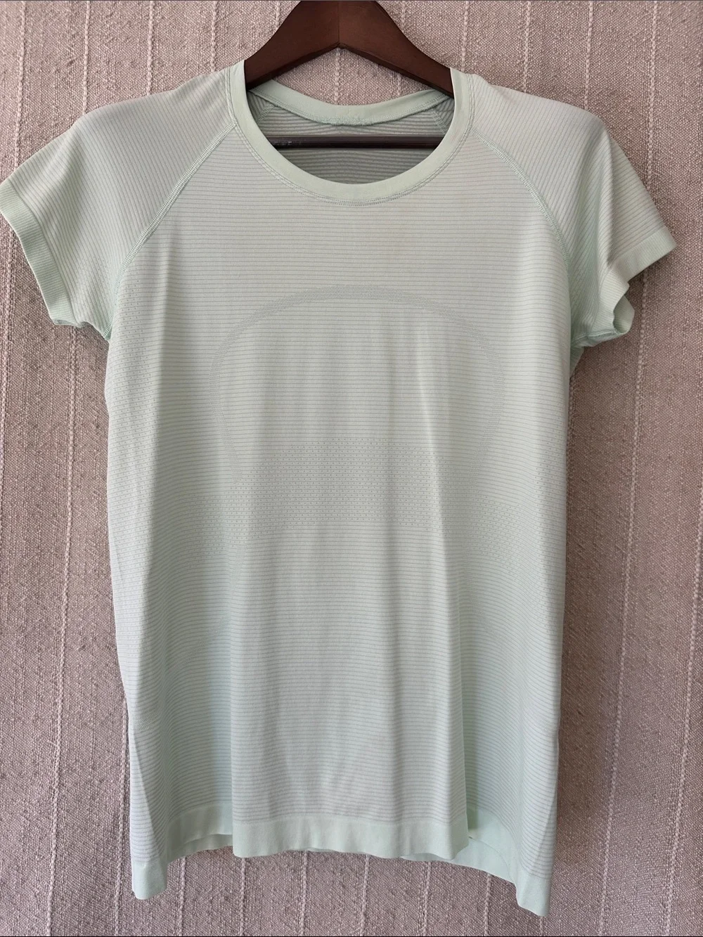 NWOT Lululemon Swiftly Tee